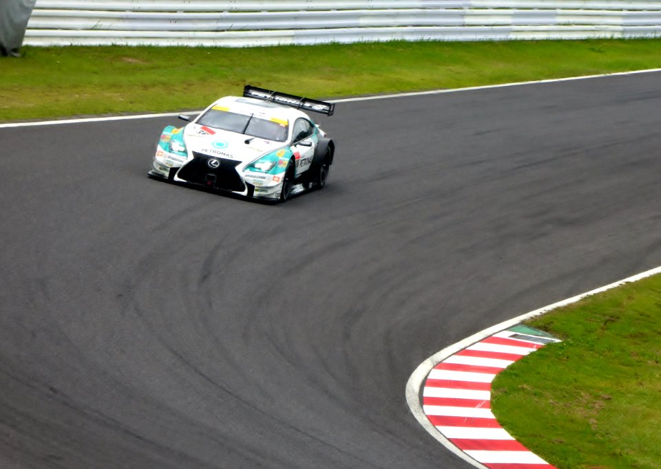 No.36 PETRONAS TOM'S RC F at 2015 Suzuka Tire Test (5)