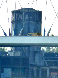 Nijmegen NYMA watertoren achter de Oversteek, vanuit de Waalsprong gezien (02)