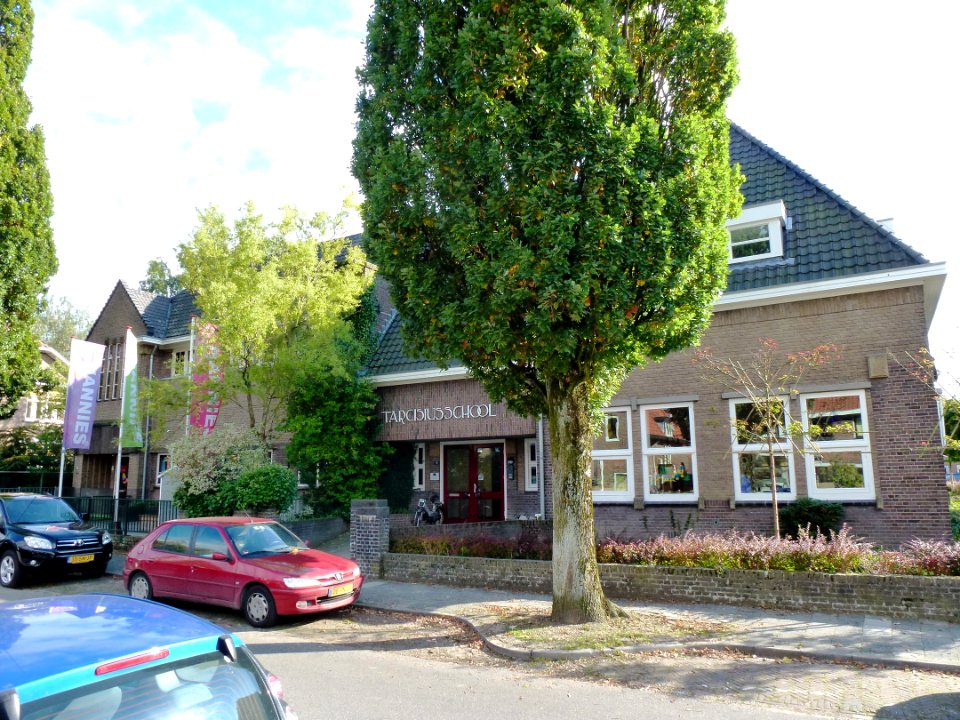 Nijmegen Pater Eijmardweg 15-17-19 Tarcisiusschool (01)