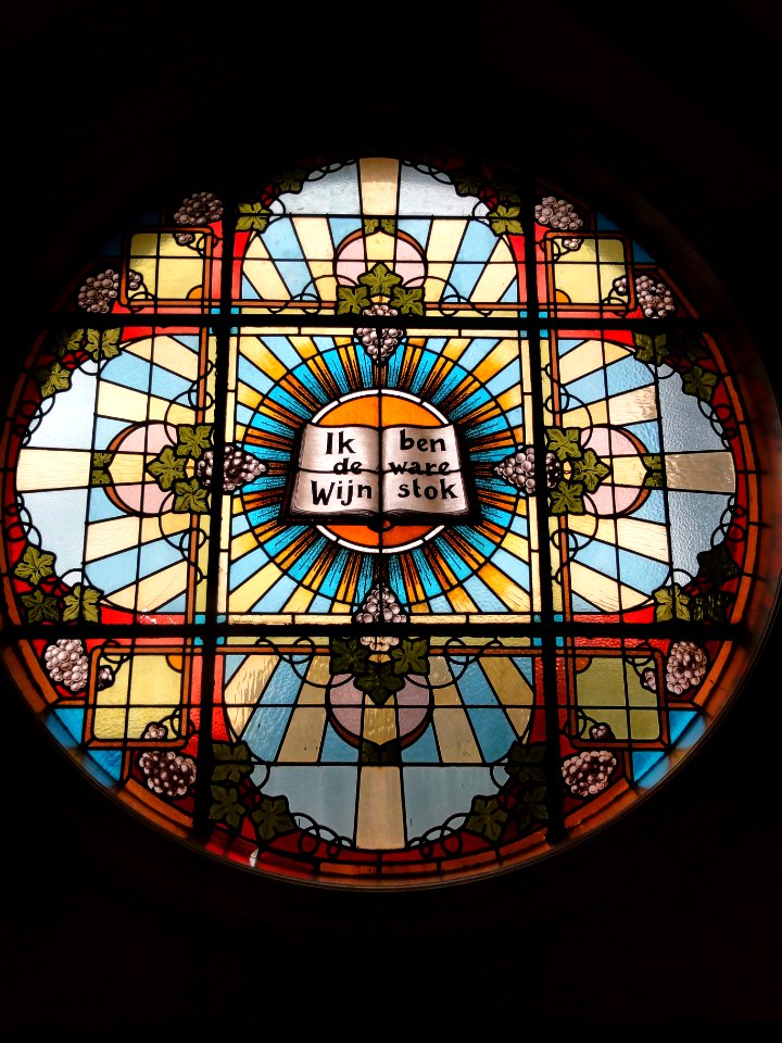 Nijmegen Beth-el kerkje 09 glas-in-loodraam