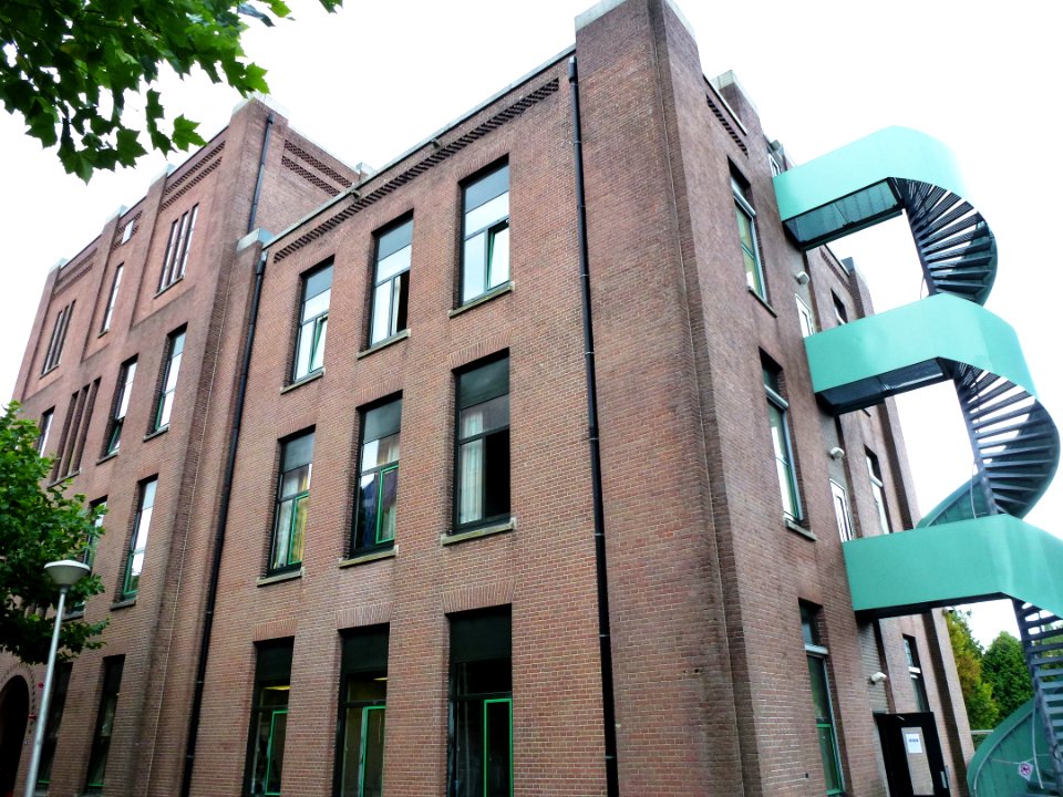Nijmegen Limos, paviljoen Prins Hendrikkazerne, Dommer van Poldersveldweg 118, met brandtrap
