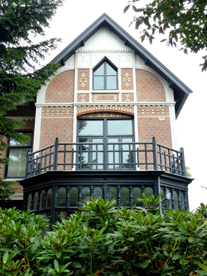 Nijmegen Berg en Dalseweg 84 puntgevel