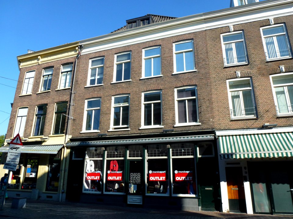 Nijmegen Nieuwe Markt 2-4-6 zijgevel Lange Hezelstraat 102-104-106-108