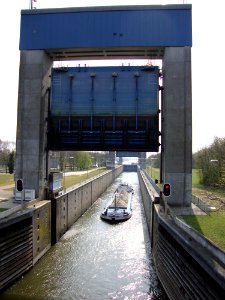 Nijmegen, sluiscomplex Weurt, nieuwe sluis, noordzijde open