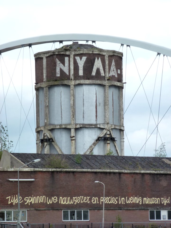 Nijmegen NYMA-watertoren en detail van brug De Oversteek