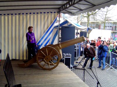 Nijmegen, viering 40 jaar Dukenburg, opening door burgemeester Guusje ter Horst (01)