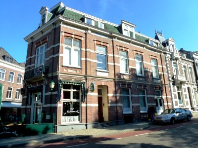 Nijmegen Lange Hezelstraat 105-107 zijkant Parkweg 128