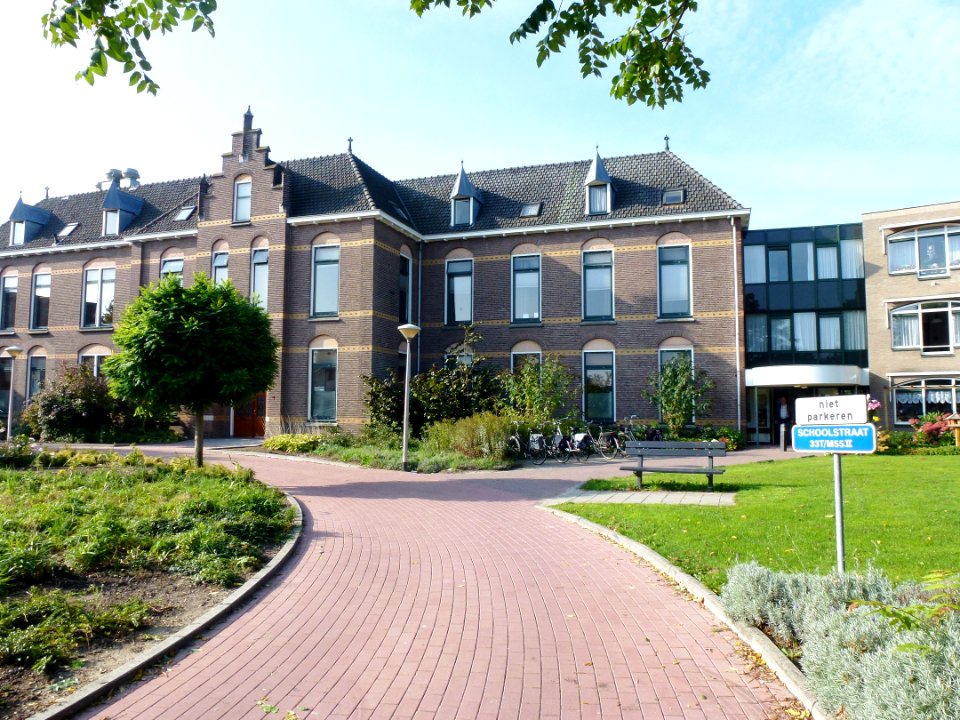 Nijmegen Lent, Lentse Schoolstraat 5-55 klooster (02)