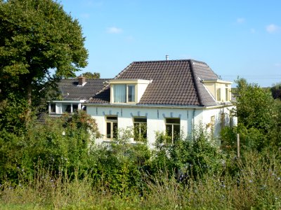 Nijmegen Lent, Oosterhoutsedijk 74 met links 76