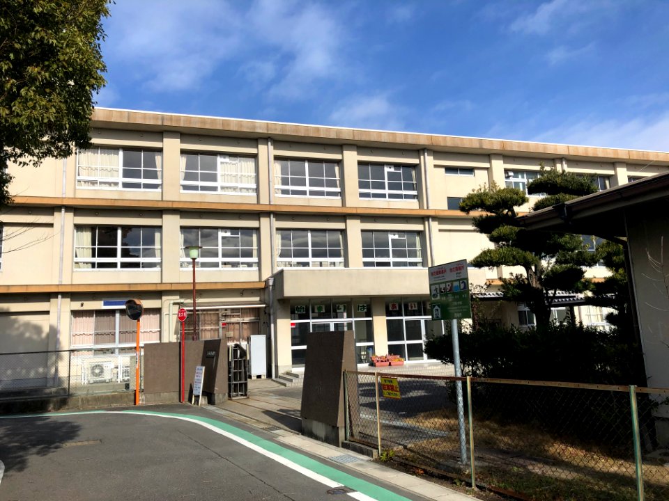 Nishio-City-Miwa-Elementary-School-1