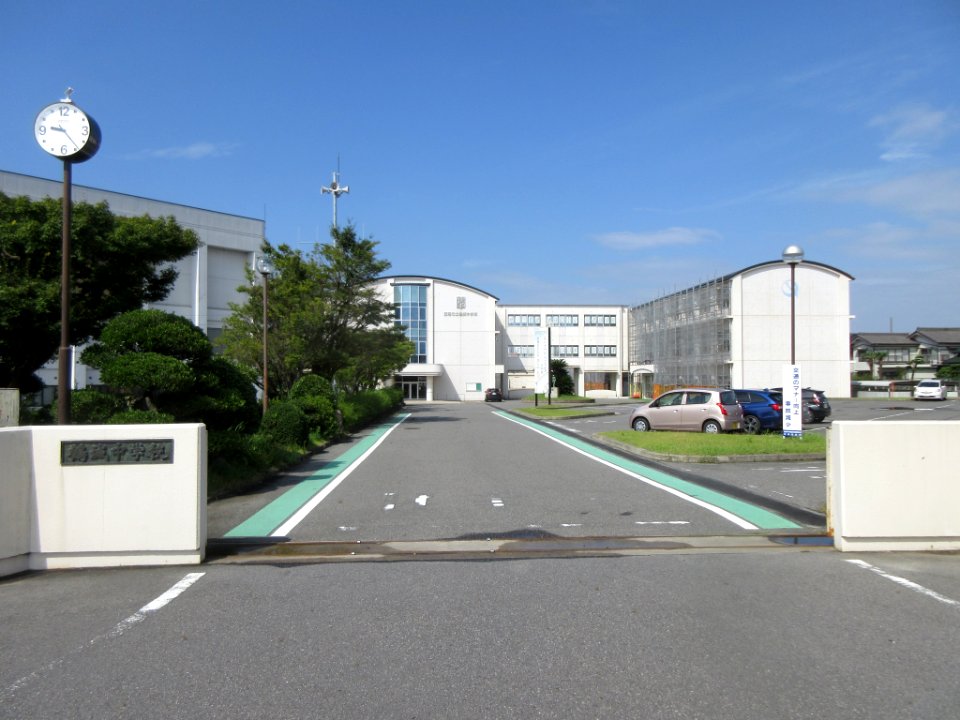 Nishio-City-Tsurushiro-Junior-High-School-1