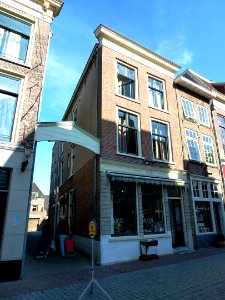Nijmegen Lange Hezelstraat 58 hoek Glashuis 1
