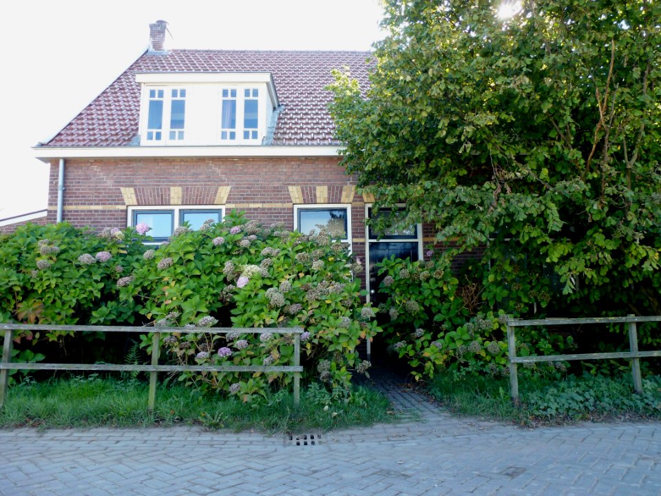 Nijmegen Lent, Oosterhoutsedijk 9-11