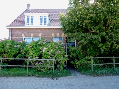 Nijmegen Lent, Oosterhoutsedijk 9-11