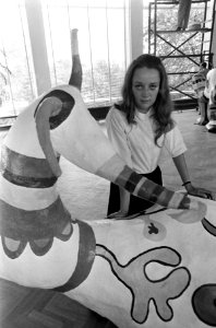 Nikki de St. Phalle in Stedelijk Museum . Nummer 2 Nikki de St. Phalle, Bestanddeelnr 920-6244