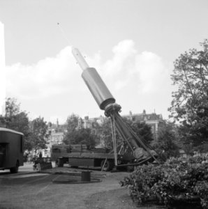 Nike-raket op Frederiksplein (Kermisstraatje), Bestanddeelnr 914-0417