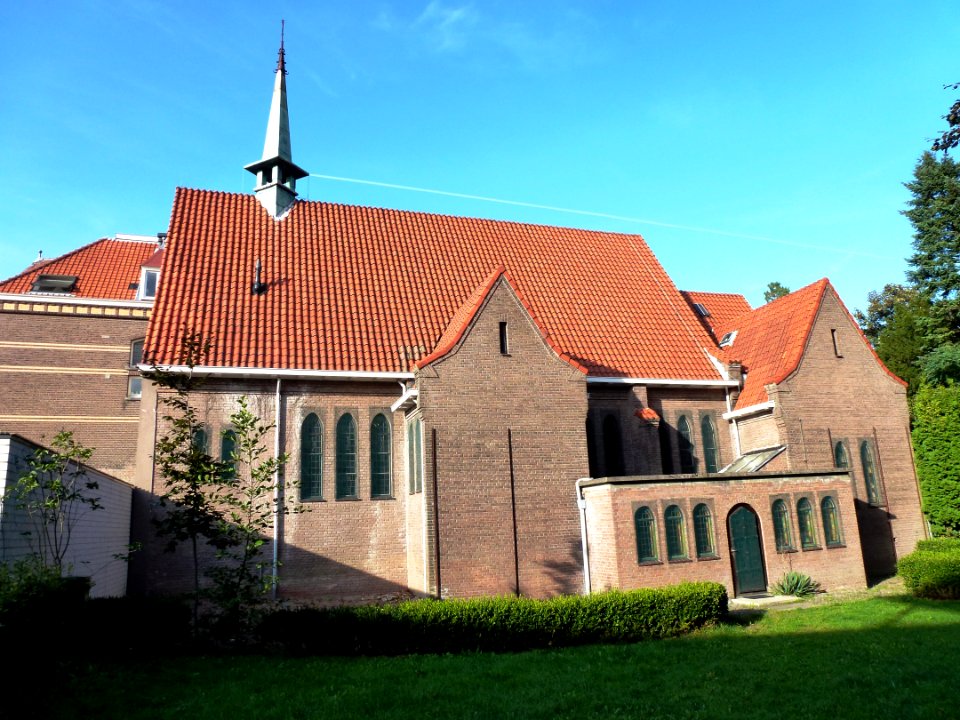 Nijmegen Dobbelmanweg 1, klooster en noviciaat kapel