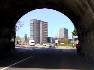 Nijmegen, hoogbouw West, gezien door de Helzelpooort