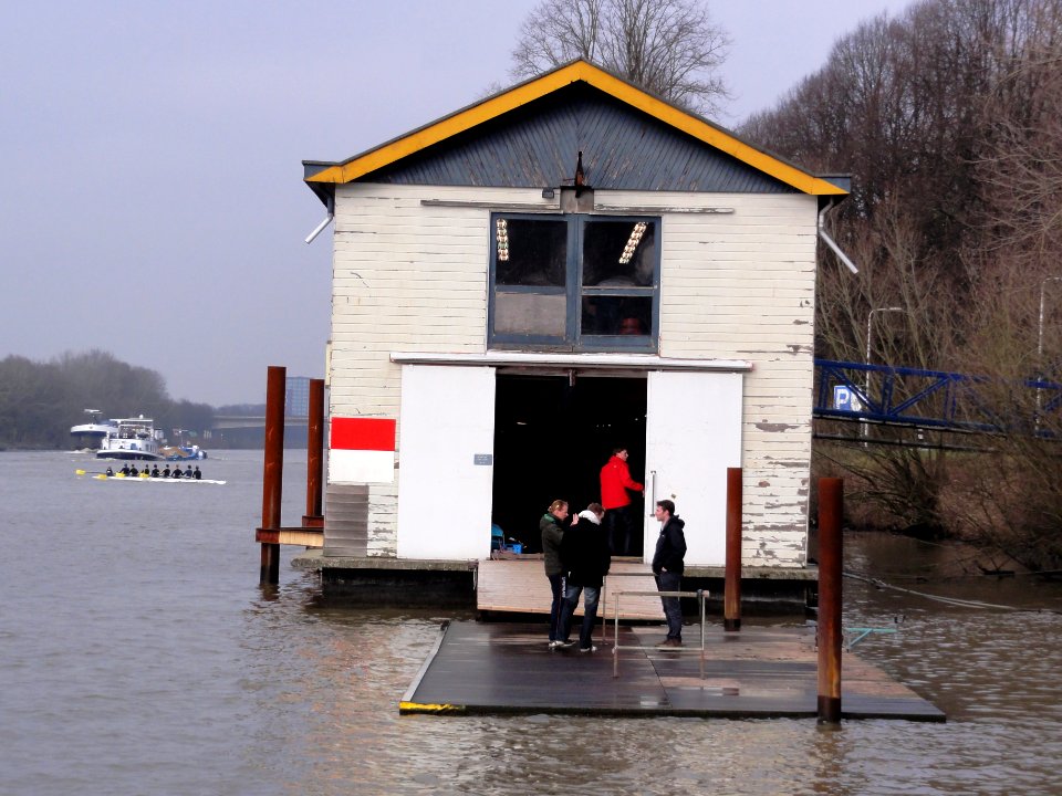 Nijmegen, Maas-Waalkanaal, botenhuis roeivereniging Phocas