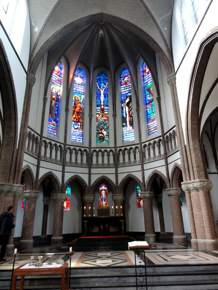 Nijmegen, Antonius van Paduakerk Groesbeekseweg, schip
