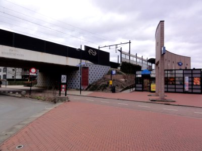 Nijmegen Dukenburg station en viaduct Brabantse poort