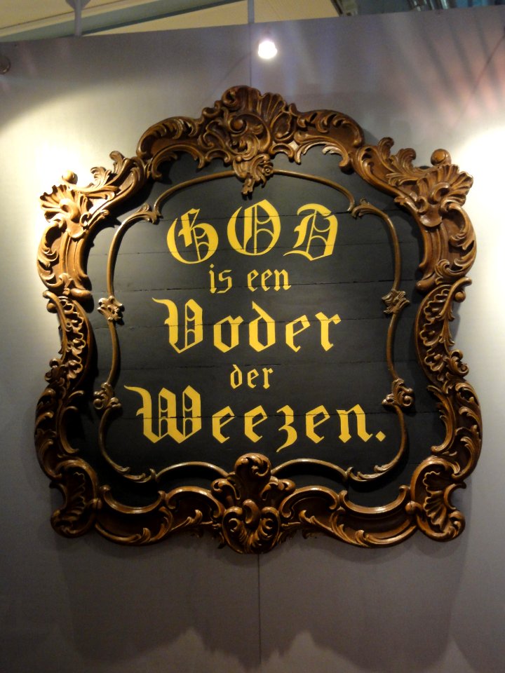 Nijmegen Beth-el kerkje 10 schild GOD is een Vader der Weezen