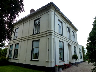 Nijmegen Bredestraat 90 landhuis vanaf inrit gezien