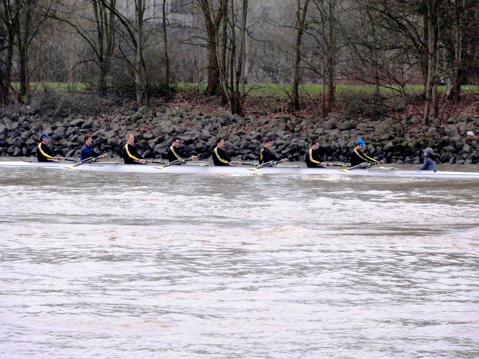 Nijmegen, een roeiers-acht van Phocas op het Maas-Waalkanaal