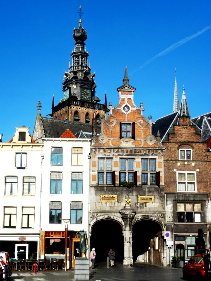 Nijmegen Grote Markt,Kerkboog met Stevenstoren