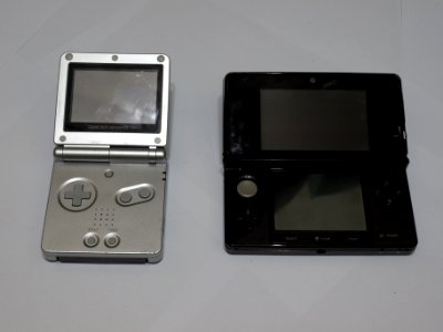 Nintendo 3DS and Game Boy Advance SP photo