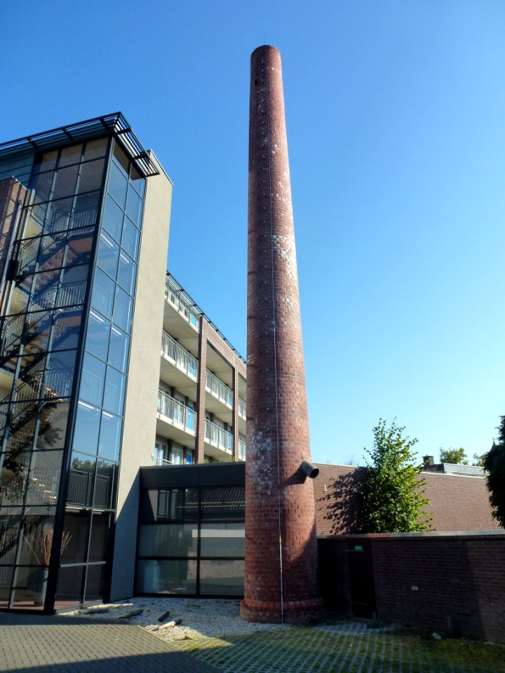 Nijmegen Graafseweg 59a fabrieksschoorsteen (zon, 1)