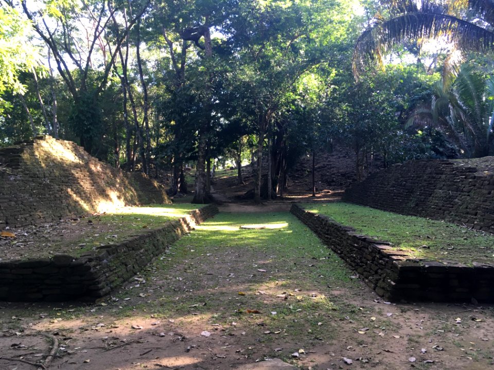 Nim Li Punit ballcourt 2018