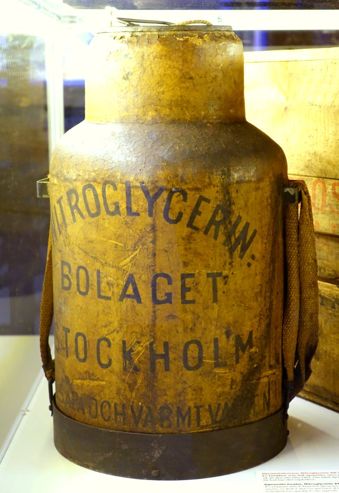 Nitroglycerin AB dynamite heater, TM38053 - Tekniska museet - Stockholm, Sweden - DSC01601