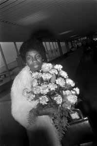 Nina Simone op Schiphol, Bestanddeelnr 922-2009