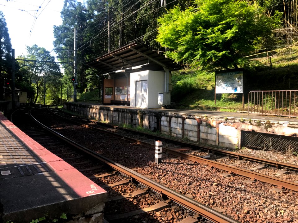 Ninose station waiting space and toilet 20200523
