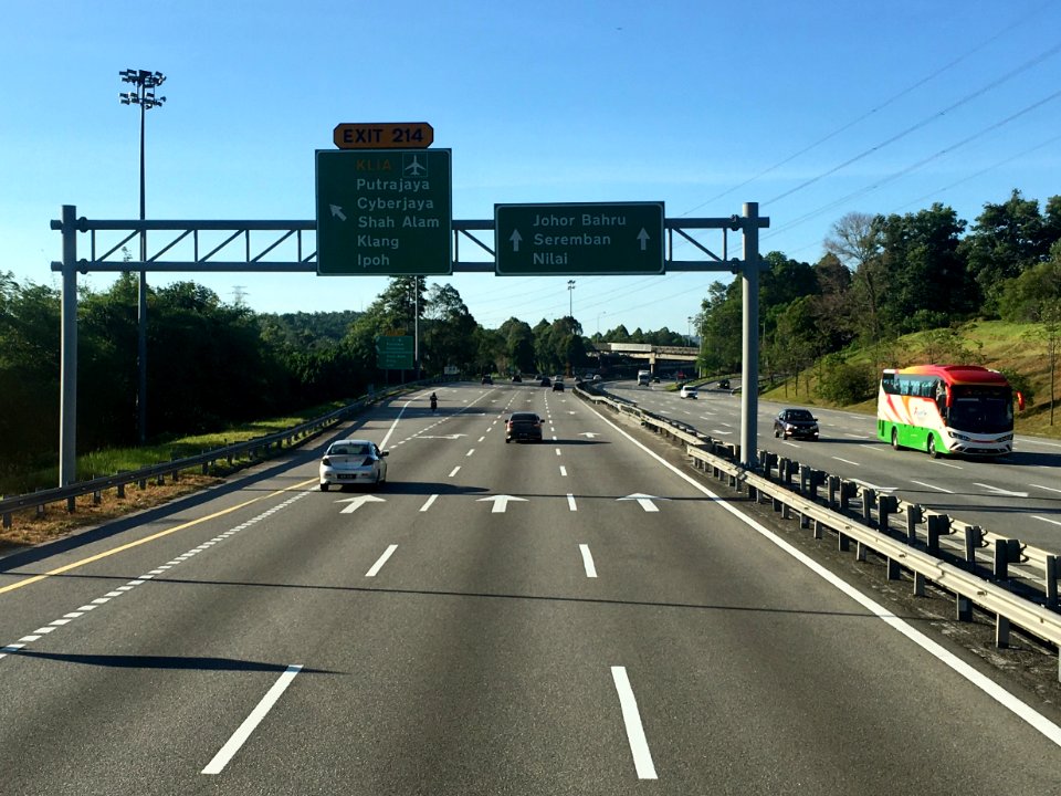 Nilai Utara Interchange 1