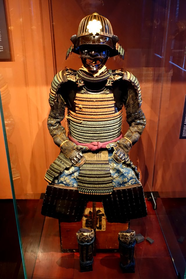 Nimaido tosei gusoku armor of Okudaira Nobumasa, Japan, Haruta school, late Momoyama period, 1500s AD, wood, lacquer, leather, iron, gold, velvet, horn - The Ann and Gabriel Barbier-Mueller Museum - DSC05481