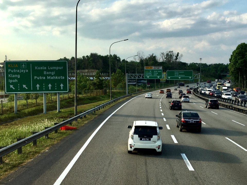 Nilai Utara Interchange 3