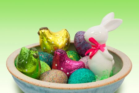 Porcelain loop egg