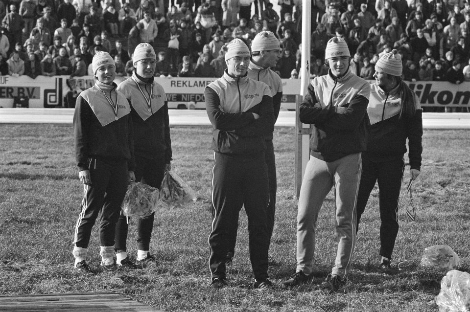NK schaatsen in Alkmaar, v.l.n.r. Ria Visser, Marieke Stam, Hilbert van der Duim, Bestanddeelnr 933-2251