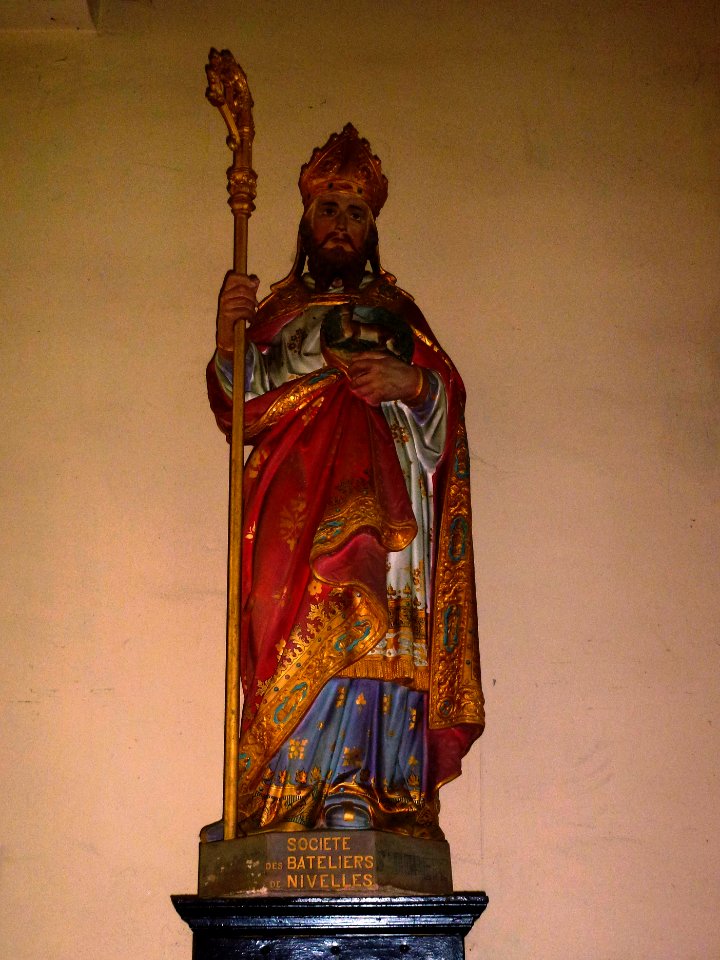 Nivelle (Nord, Fr) église, statue d'un Saint, societé bateliers