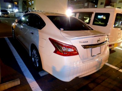 Nissan TEANA XV (L33) at night rear