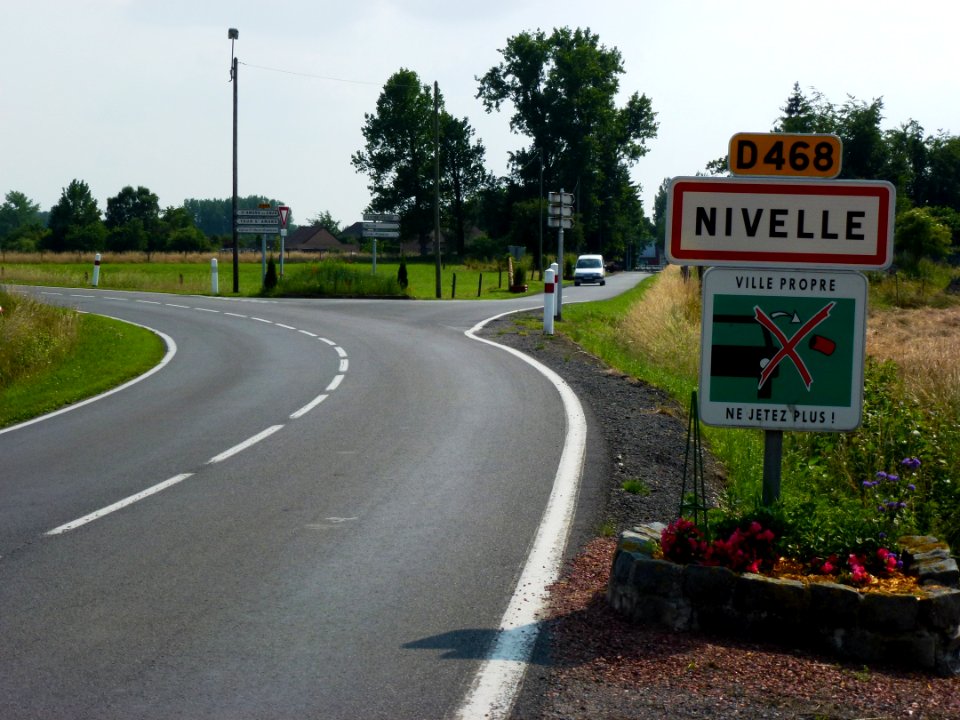 Nivelle (Nord, Fr) city limit sign