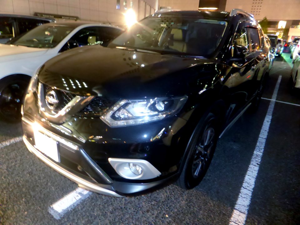 Nissan X-TRAIL X-TREMER X (T32) at night front