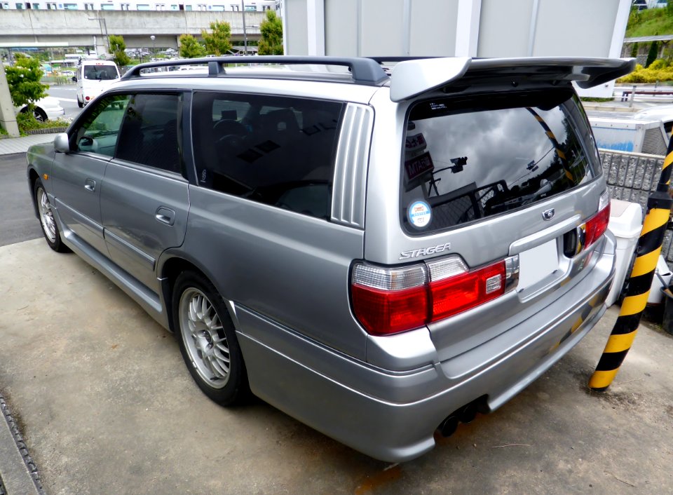 Nissan STAGEA 260RS (WC34) rear