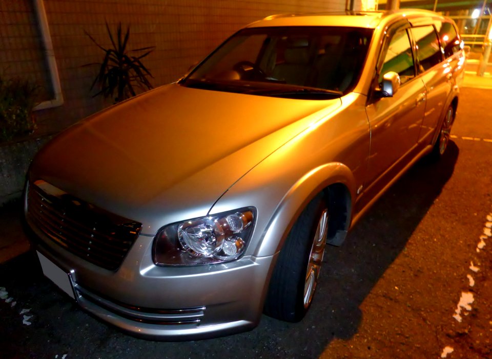 Nissan STAGEA AXIS (M35) at night front