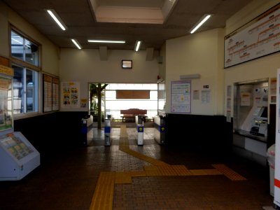 Nishi-kozakai Station (2018-04-21) 06