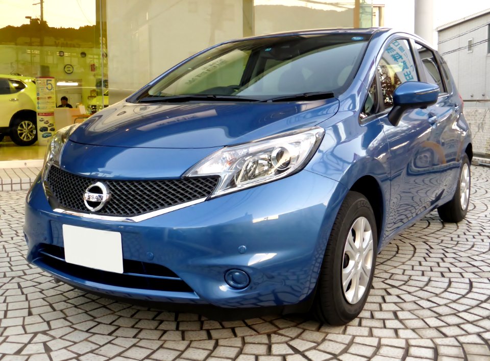 Nissan NOTE X V Selection+ Safety (E12) front