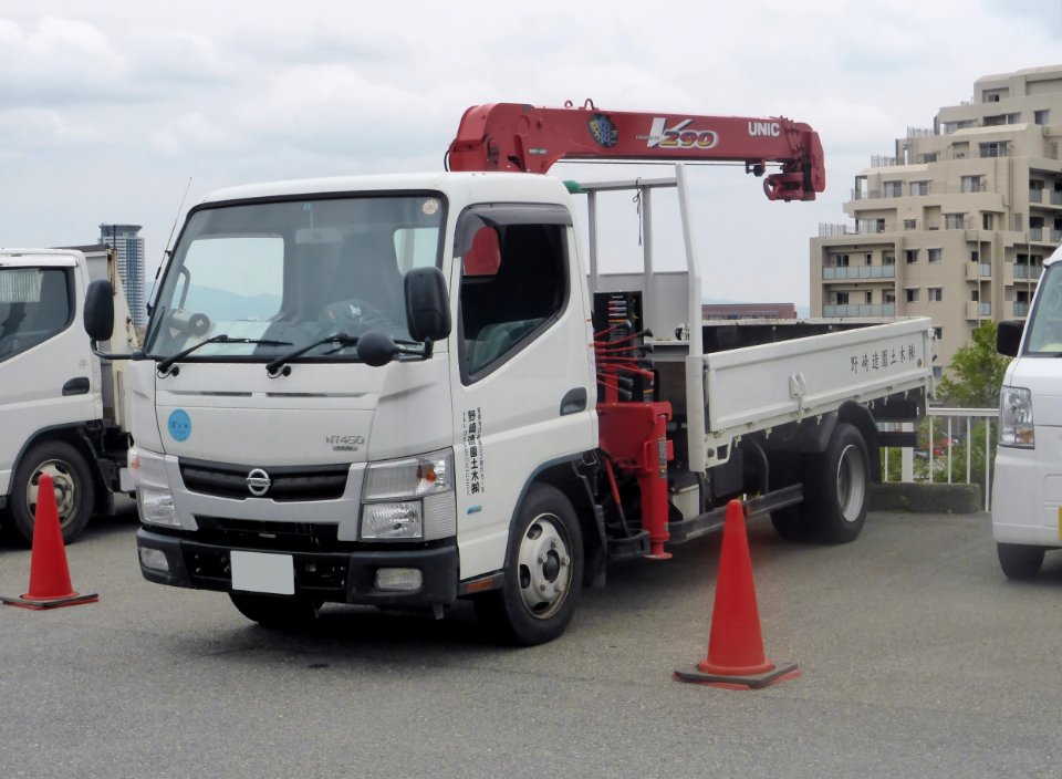 Nissan NT450 ATLAS DUMP 4WD FULL SUPERLOW (H44) front