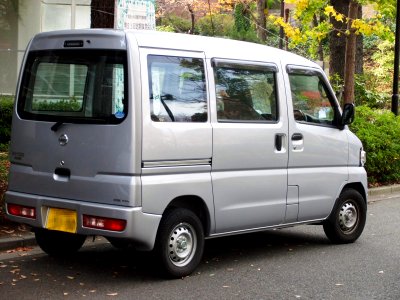 Nissan NV100 CLIPPER (U72V) rear